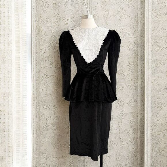 Vintage Juniors Black Velvet Wednesday Addams Sabrina Babydoll Dress Small - Picture 1 of 8